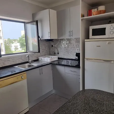 Vilamoura Cozy 2br - 300m Marina-wifi-free Parking Appartamento *